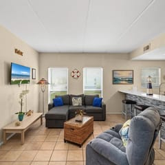 Beach Access Steps Away: Your South Padre Retreat