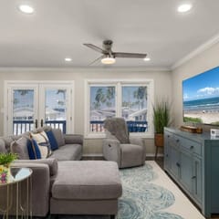 Scallop Waterfront Cottage @ LIV Gateway to Mars