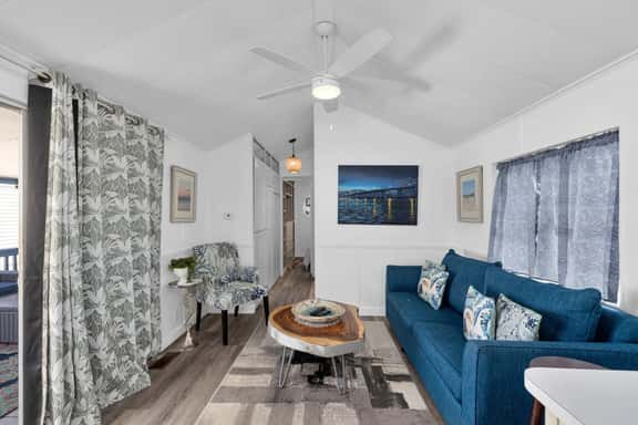 Escape: Golf, Pools, Jacuzzi, Near Attractions - Image 1