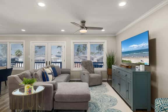 Scallop Waterfront Cottage @ LIV Gateway to Mars - Image 1