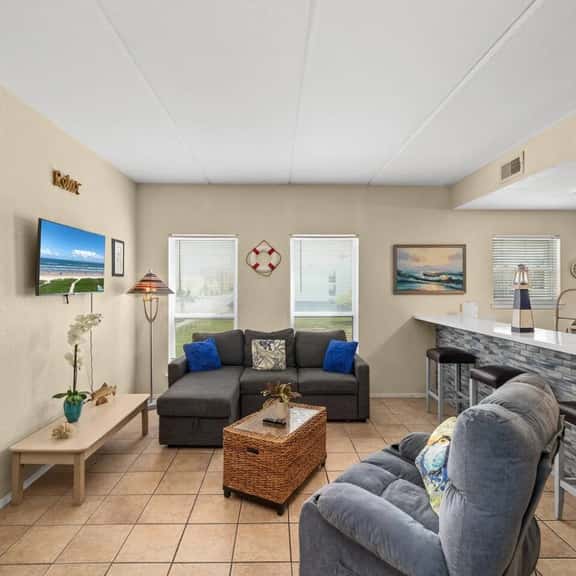 Beach Access Steps Away: Your South Padre Retreat - Image 1