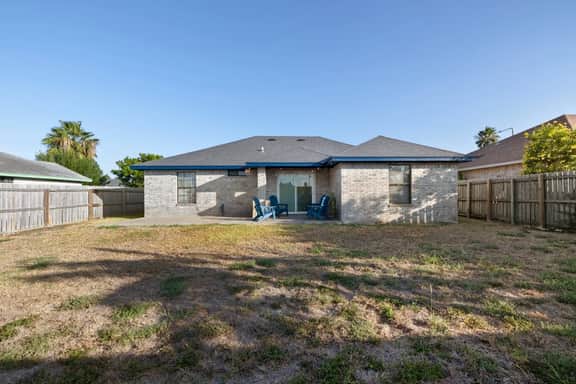 Stadium House Port Isabel - Image 3