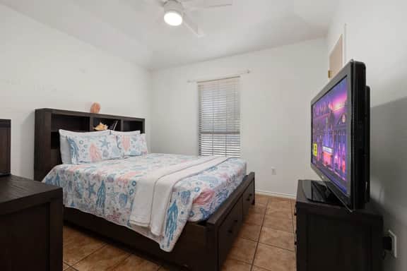 Stadium House Port Isabel - Image 5