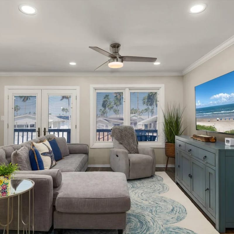 Scallop Waterfront Cottage @ LIV Gateway to Mars